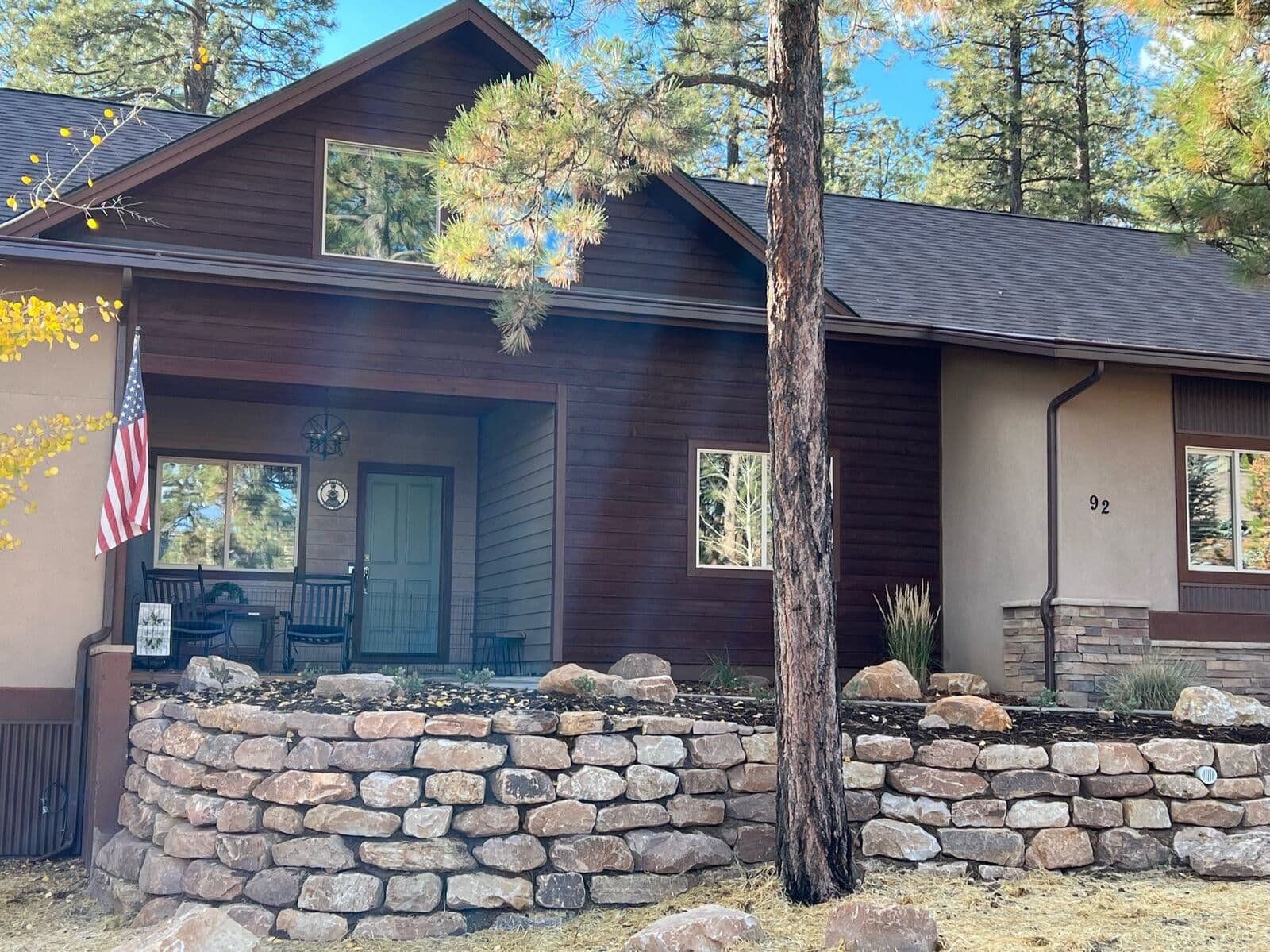 Natural stone landscape wall at the entry of a mountain home in Durango, Colorado